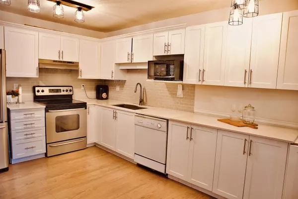 Langley, BC V3A 3V2,20245 53 AVE #102