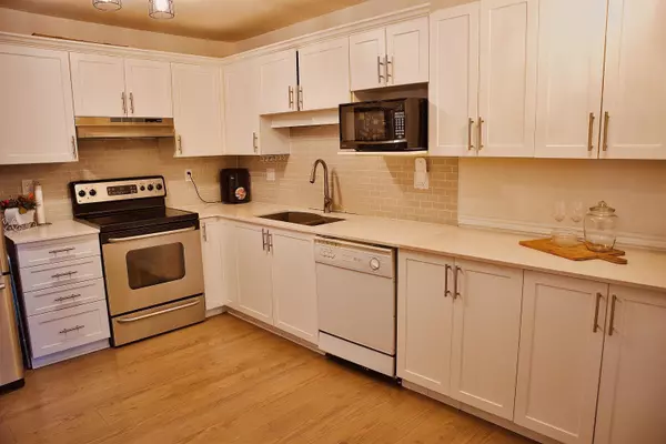 Langley, BC V3A 3V2,20245 53 AVE #102