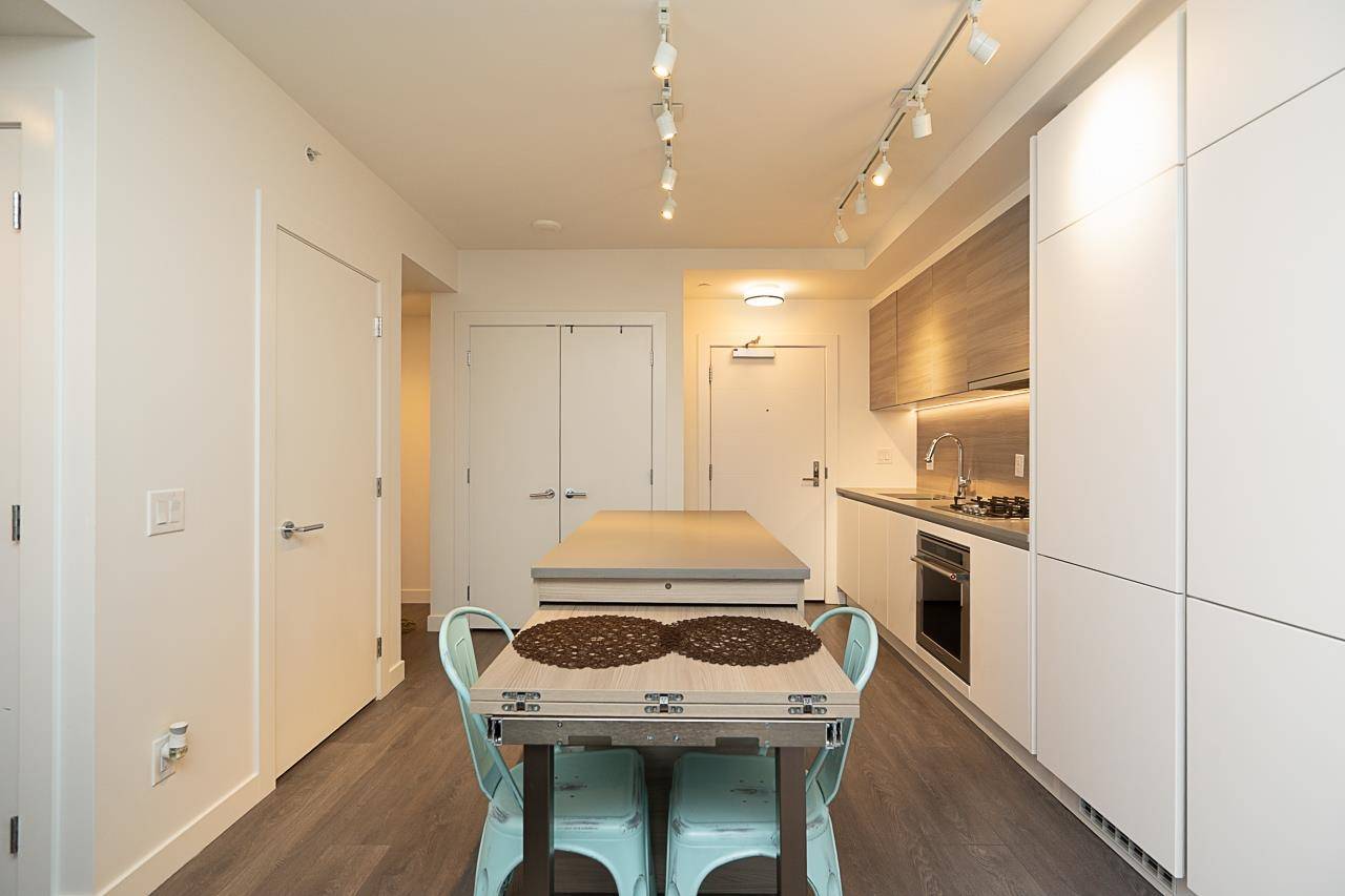 657 Whiting WAY #610 Coquitlam, BC V3J 0J6