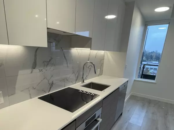 Surrey, BC V3T 0S3,10626 City Pkwy #1114