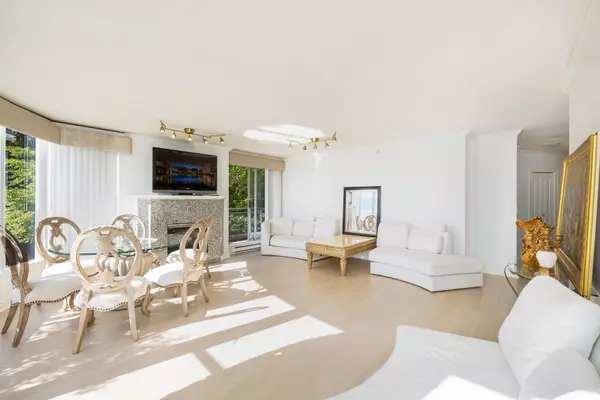 West Vancouver, BC V7V 3R7,588 16th ST #201