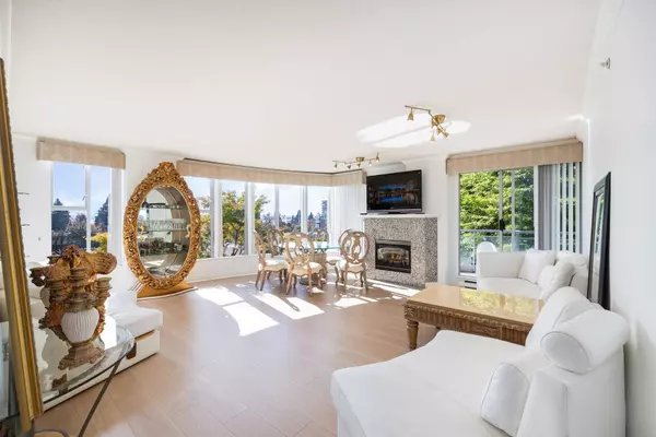 West Vancouver, BC V7V 3R7,588 16th ST #201