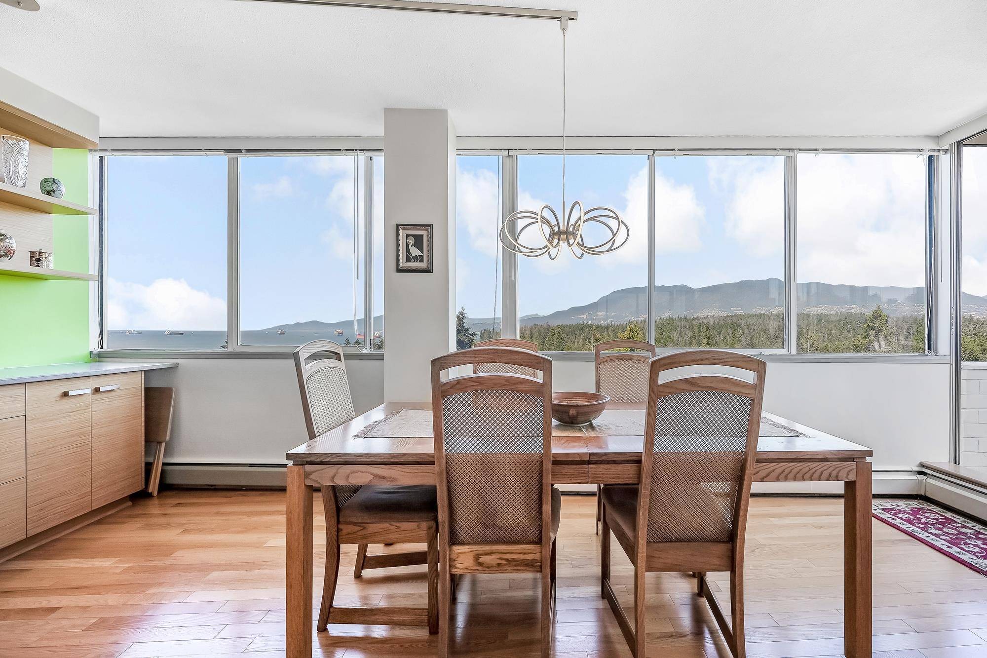 Vancouver, BC V6G 1T9,2055 Pendrell ST #1605