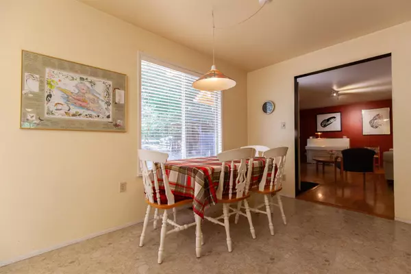 552 Club CRES Mayne Island, BC V0N 2J1