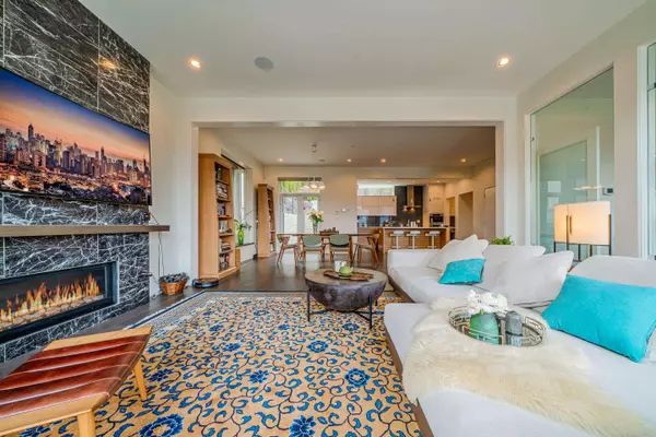 Vancouver, BC V6R 1G3,4350 Locarno CRES