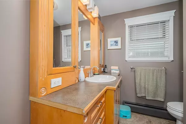 Surrey, BC V3V 3A1,12164 101a AVE