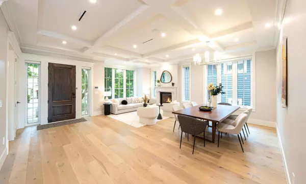 4089 W 19th AVE, Vancouver, BC V6S 1E2