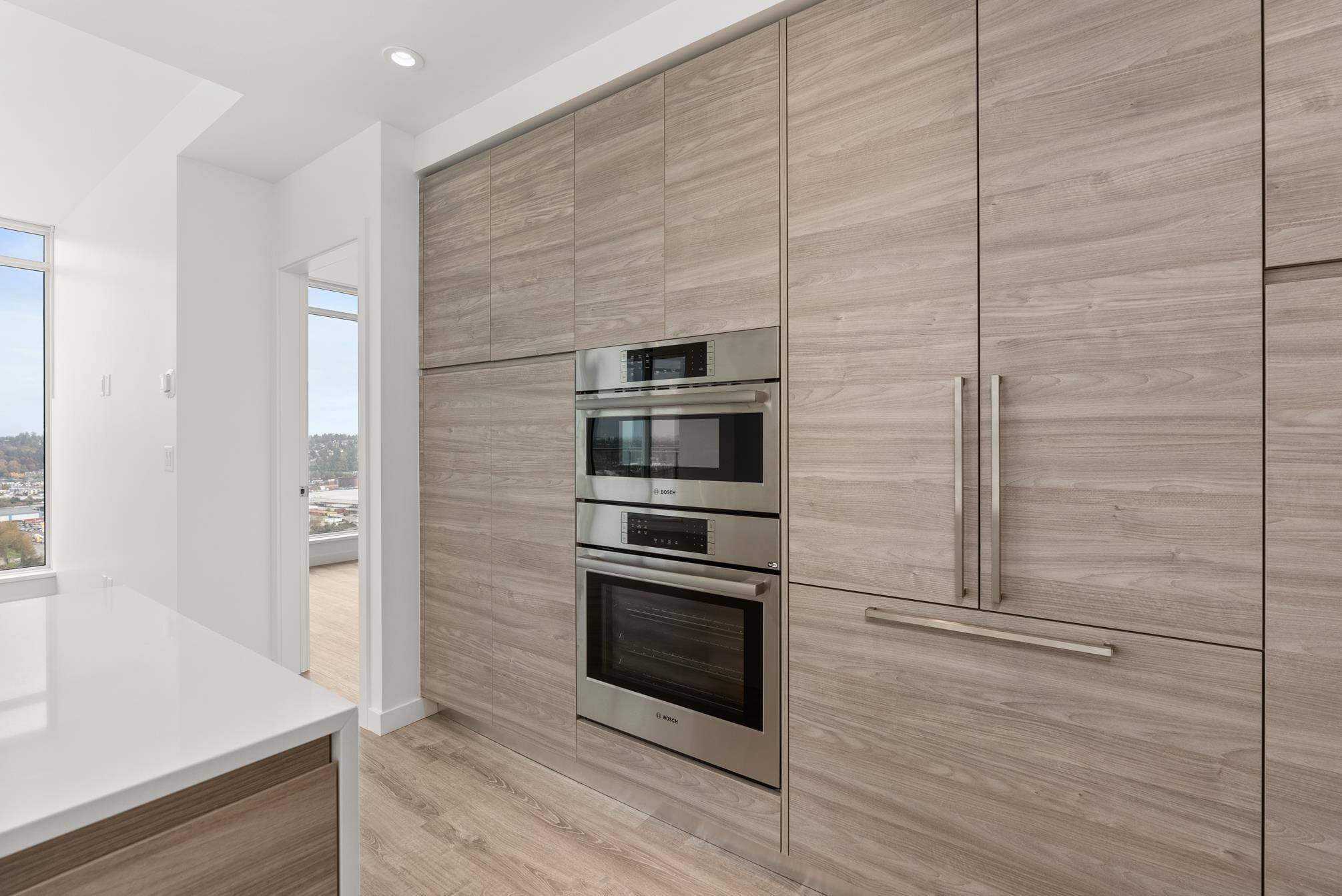 680 Quayside DR #1407 New Westminster, BC V3M 0P2