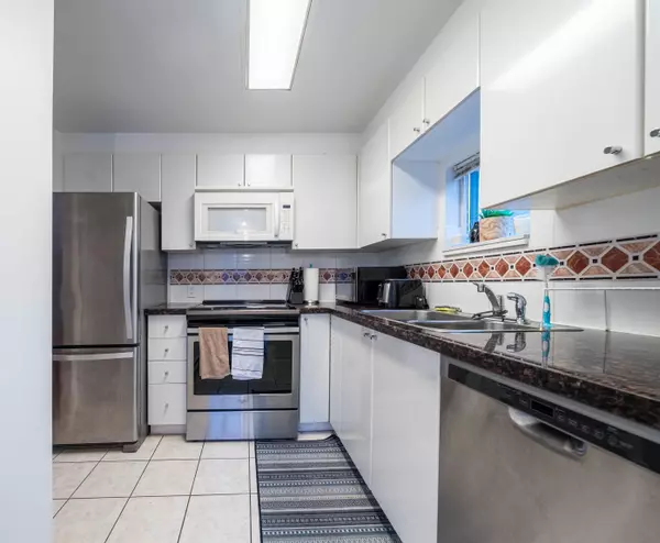 Vancouver, BC V6E 4P6,1166 Melville ST #903