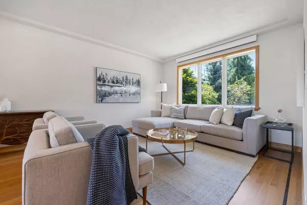 North Vancouver, BC V7G 1R3,588 Lowry LN