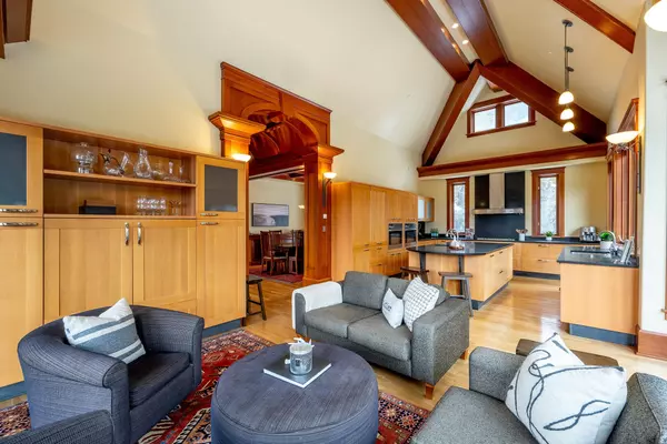 Whistler, BC V8E 0W1,3833 Sunridge DR