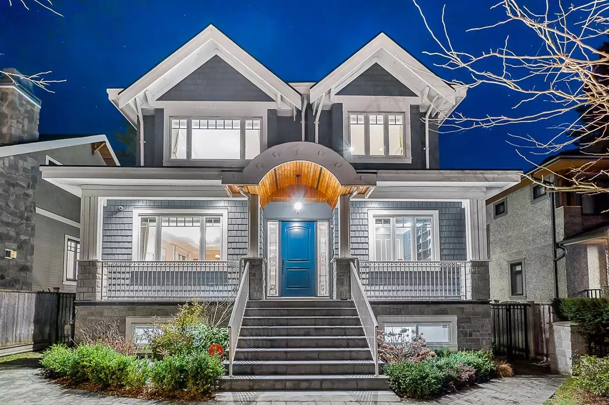 Vancouver, BC V6N 2W1,3741 W 37th AVE