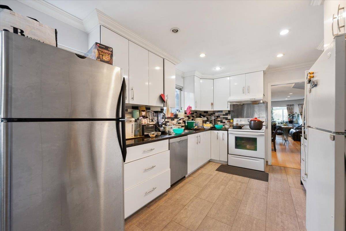 Vancouver, BC V5R 2W6,2663 E 41st AVE