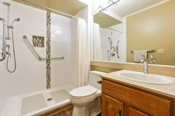 1091 Richelieu AVE Vancouver, BC V6H 1S9