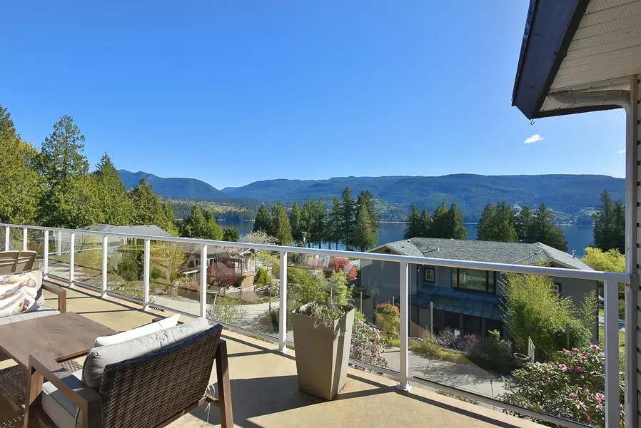 6274 Fairway AVE, Sechelt, BC V7Z 0P8