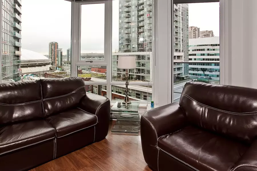 788 Hamilton Street #902, Vancouver, BC V6B 0E9