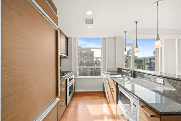 Vancouver, BC V6G 0A3,1925 Alberni ST #1203