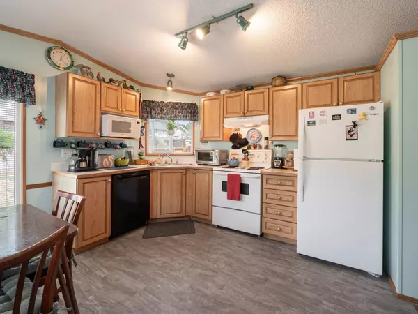 Gibsons, BC V0N 1V9,753 Steinbrunner RD