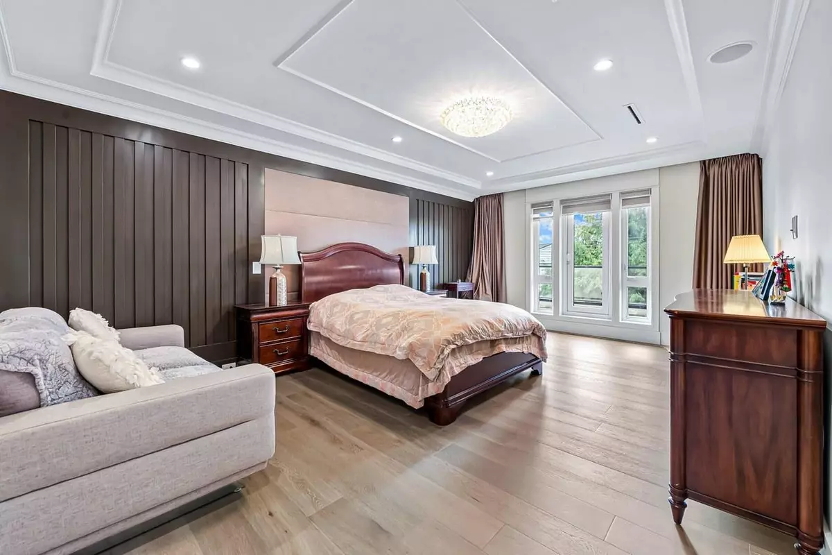 Richmond, BC V7C 1W5,8631 Fairdell CRES