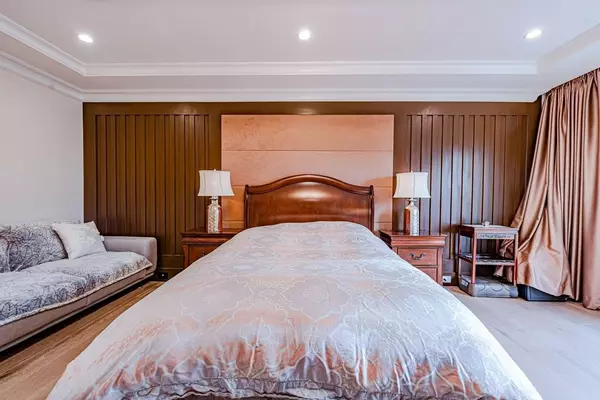 Richmond, BC V7C 1W5,8631 Fairdell CRES