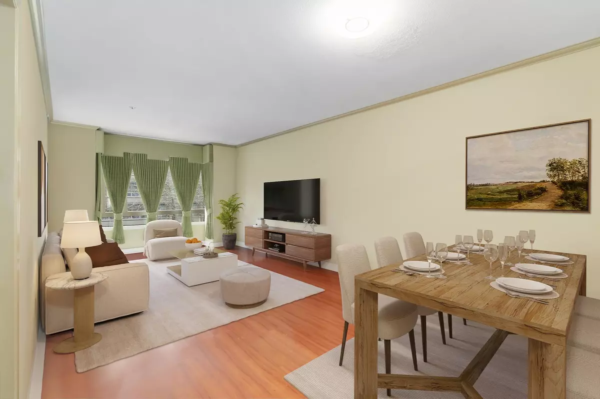 Vancouver, BC V5L 2B5,1823 E Georgia ST #308