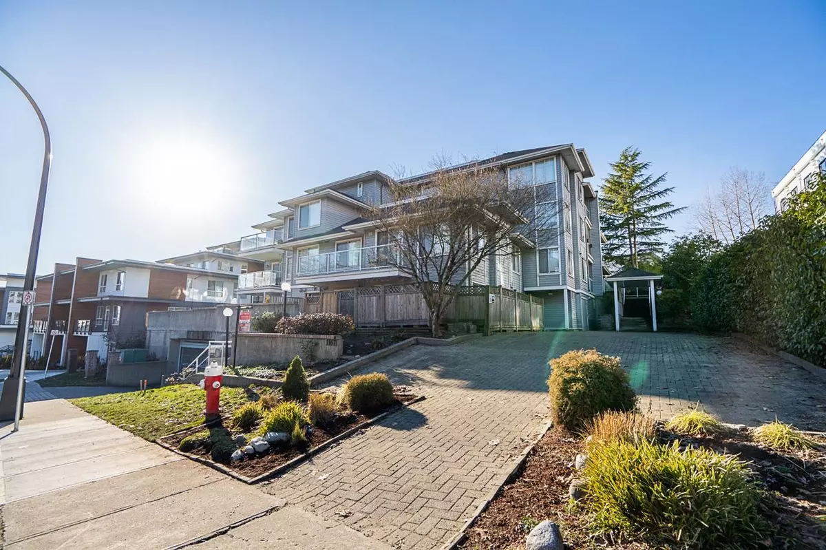 Maple Ridge, BC V2X 6C4,11671 Fraser ST #403