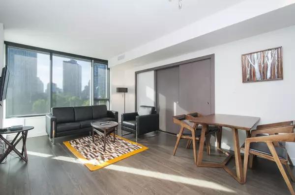 Vancouver, BC V6B 0B5,38 Smithe Street #755