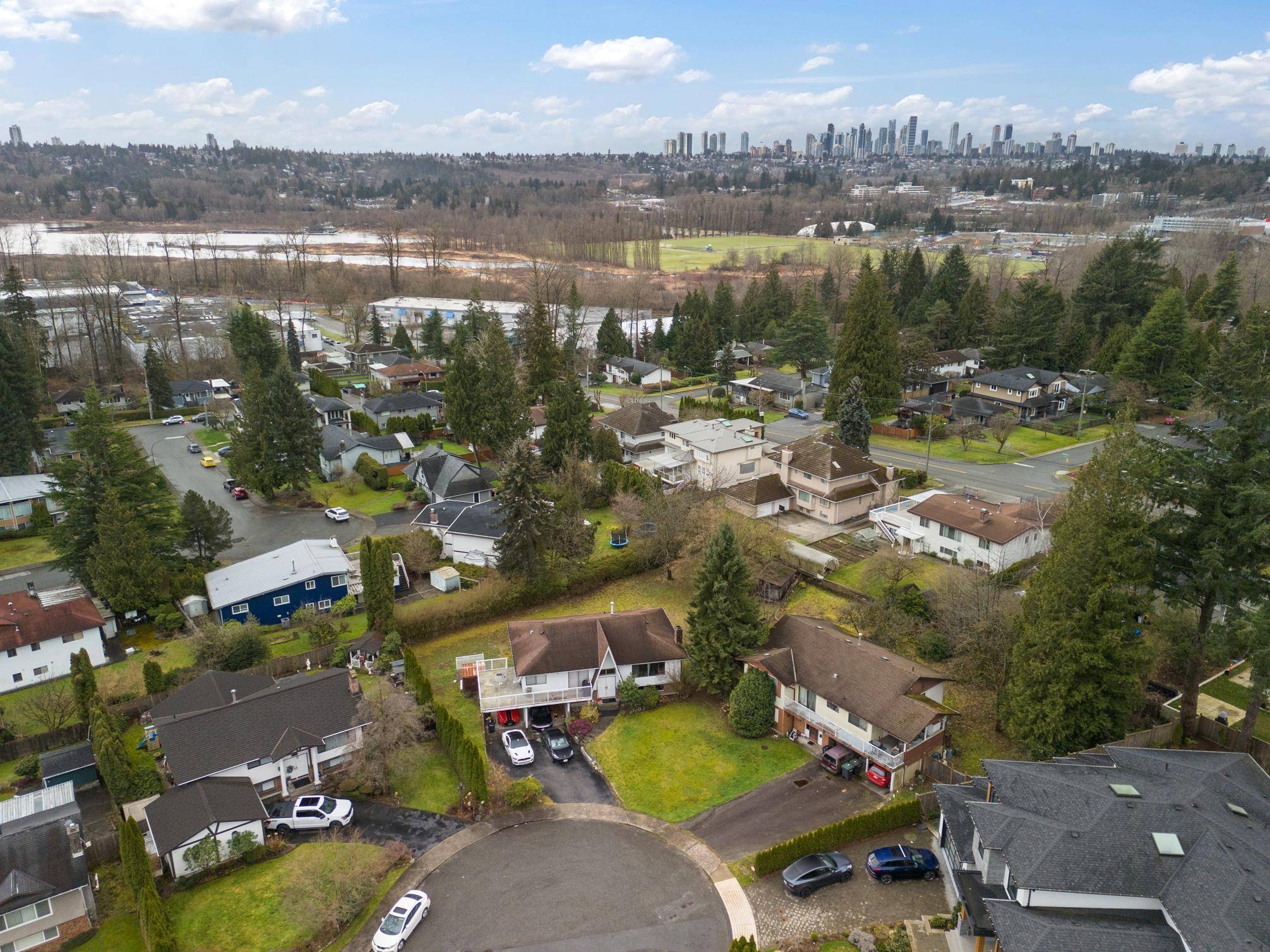 7129 Cardinal CT Burnaby, BC V5A 1Y6