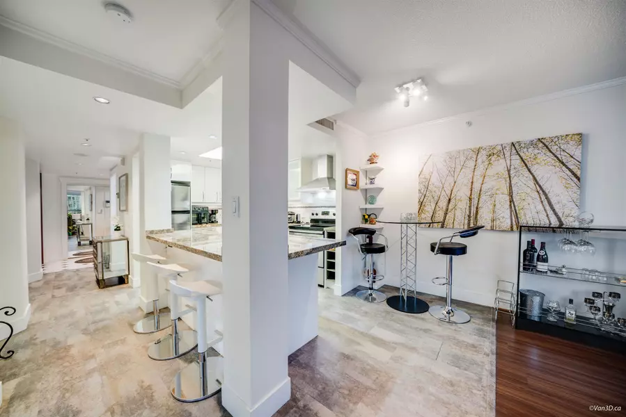 1050 Burrard ST #701, Vancouver, BC V6Z 2S3