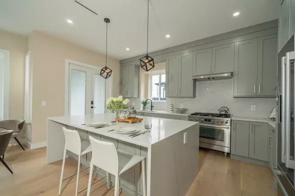 Burnaby, BC V5H 1J7,5115 Buxton ST #1