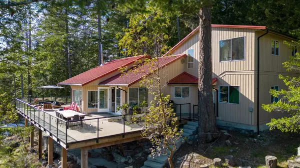 5273 Claydon RD, Garden Bay, BC V0N 1S1