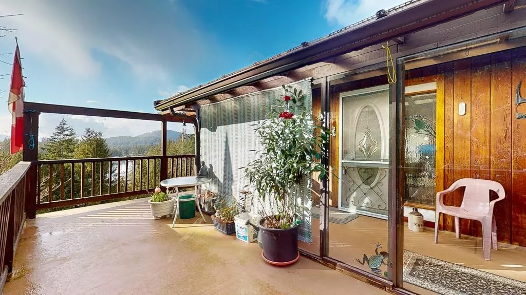 Pender Harbour, BC V0N 1S1,5228 Claydon RD