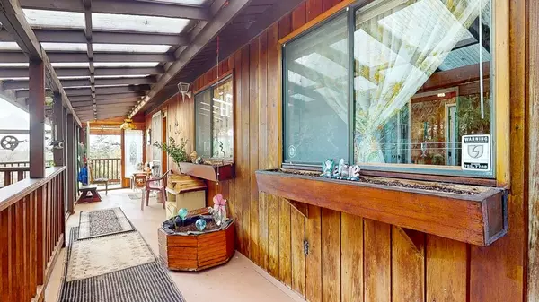 Pender Harbour, BC V0N 1S1,5228 Claydon RD