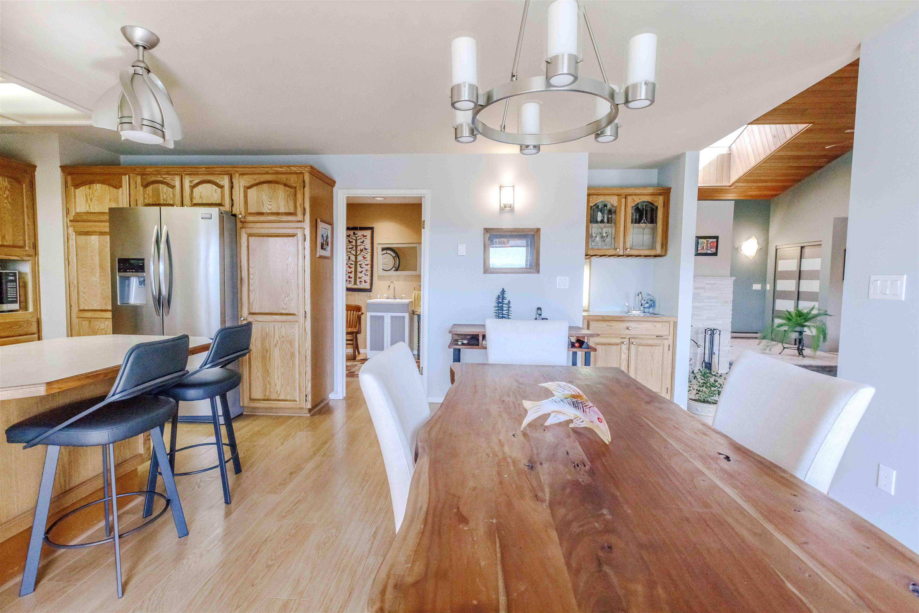 4708 Hotel Lake CRES Pender Harbour, BC V0N 1S1