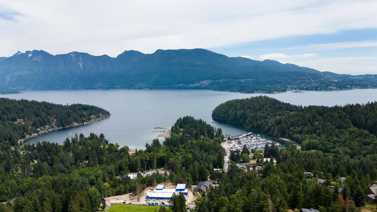 Bowen Island, BC V0N 1G2,571 Roocroft LN