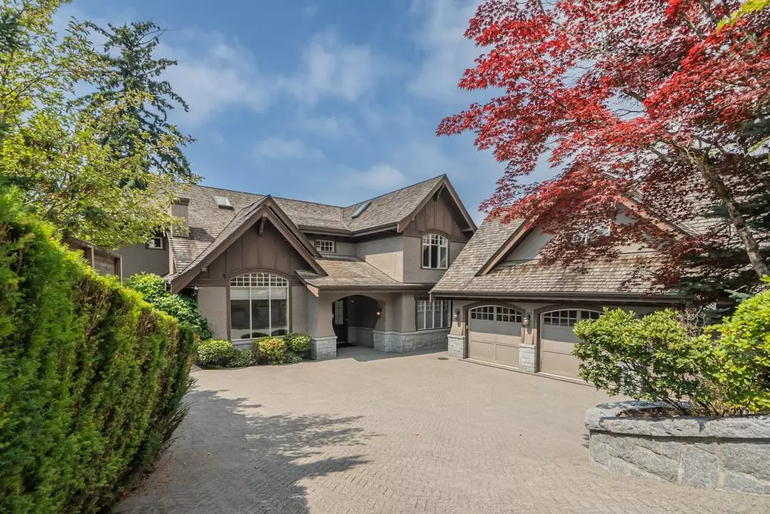 West Vancouver, BC V7V 2Z1,2638 Queens AVE