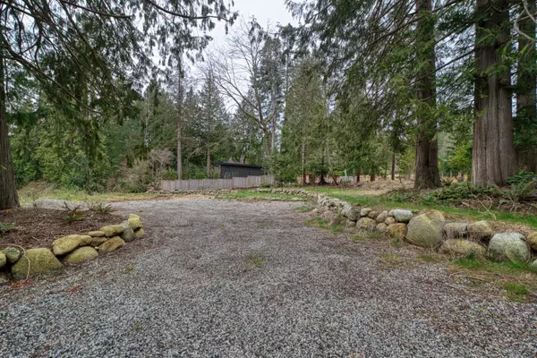 103 Pratt RD Gibsons, BC V0N 1V3