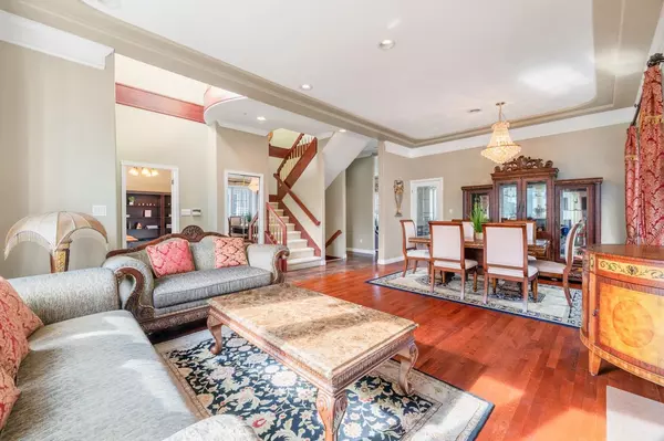 Vancouver, BC V6L 1R2,2727 W 24 AVE
