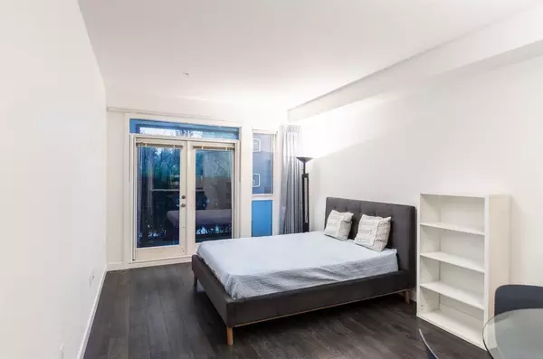 Vancouver, BC V6P 0E6,6677 Cambie ST #111