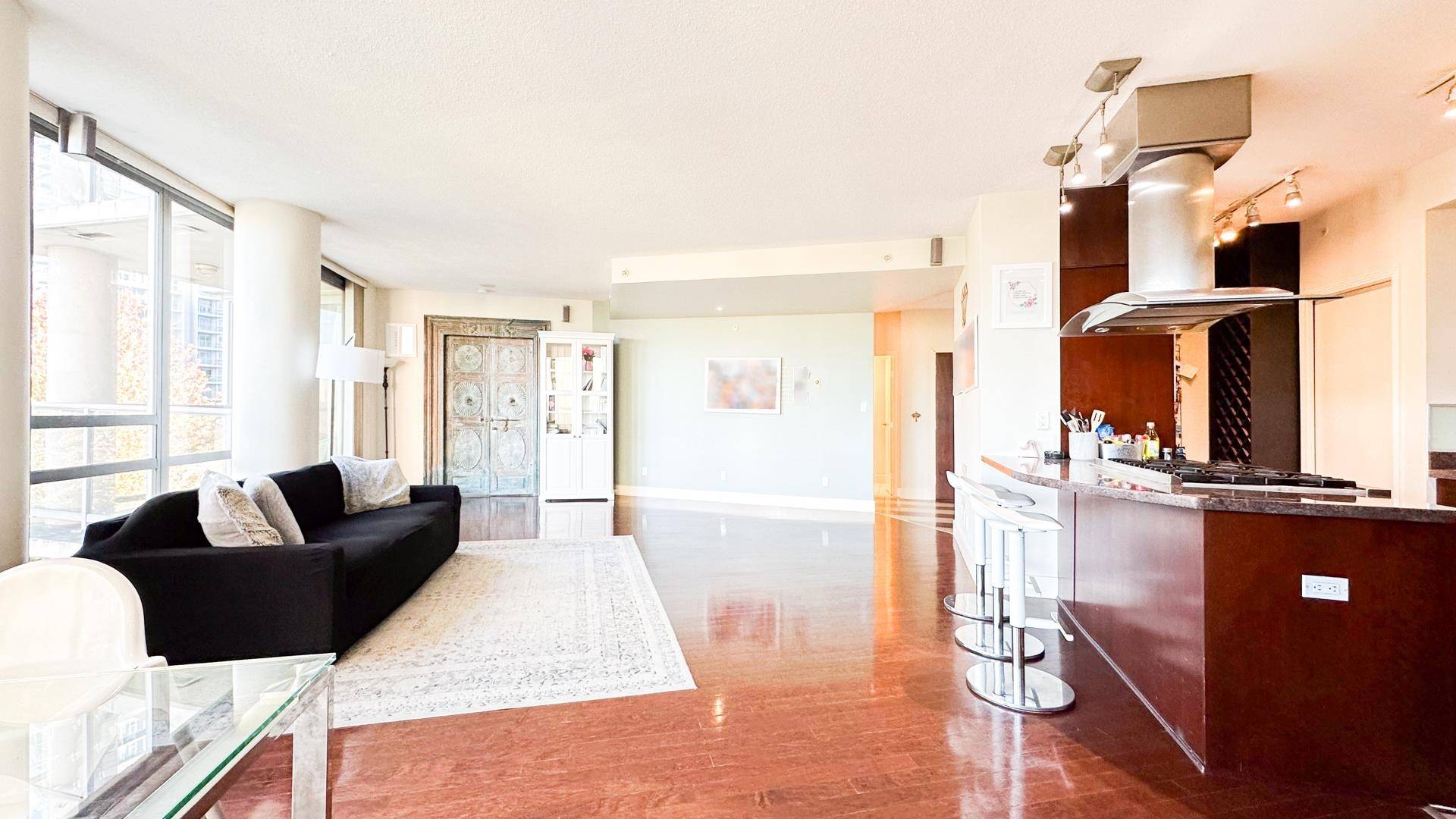 Vancouver, BC V6E 4S6,1228 W Hastings ST #402