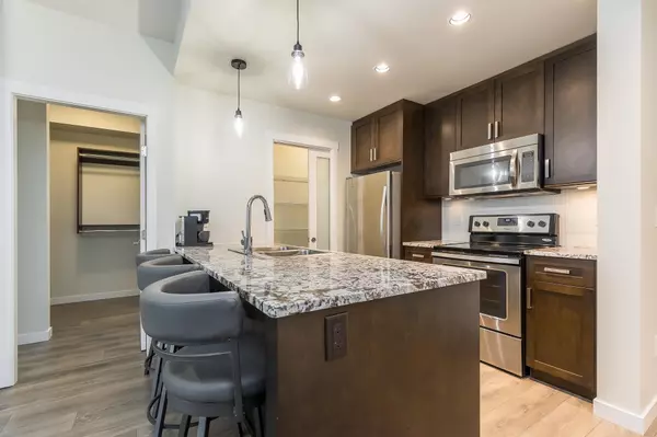 Abbotsford, BC V3G 0G3,2242 Whatcom RD #305