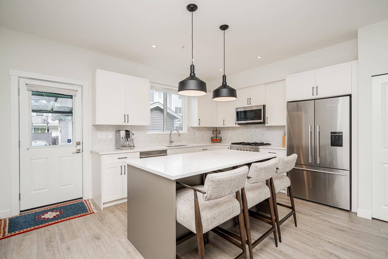 20171 83 AVE Langley, BC V2Y 4L1