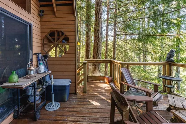 Pender Harbour, BC V0N 2H1,5989 Glen PL