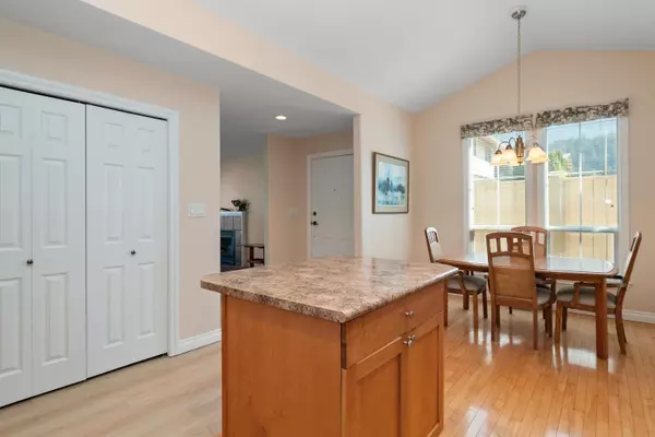 Hope, BC V0X 1L0,648 Coquihalla ST #3