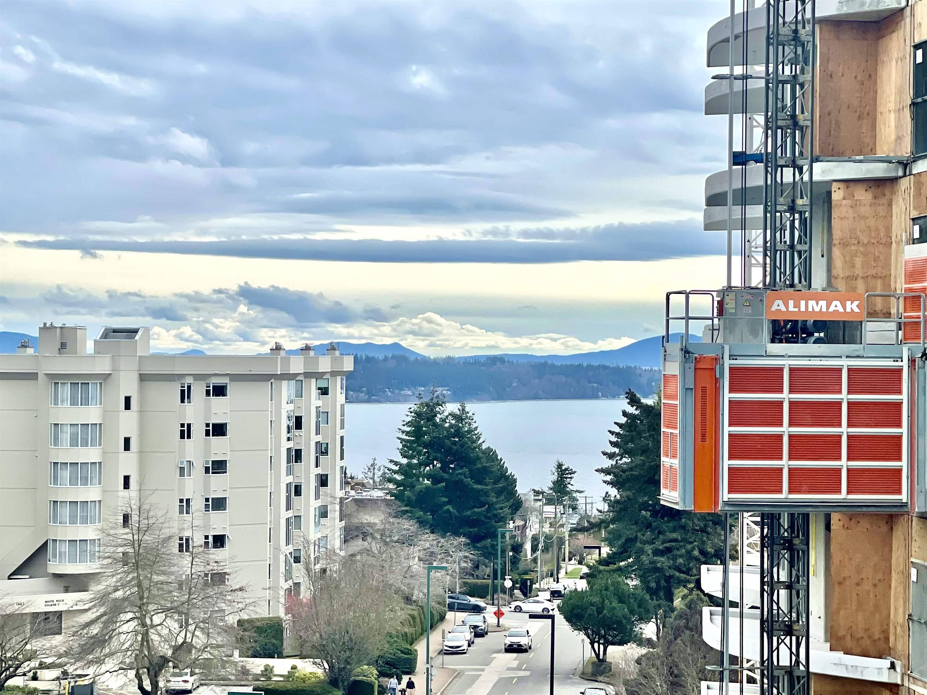 White Rock, BC V4B 0C3,1501 Foster ST #602