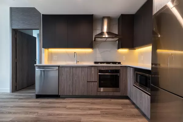 Surrey, BC V3T 0V4,10750 135a ST #2708