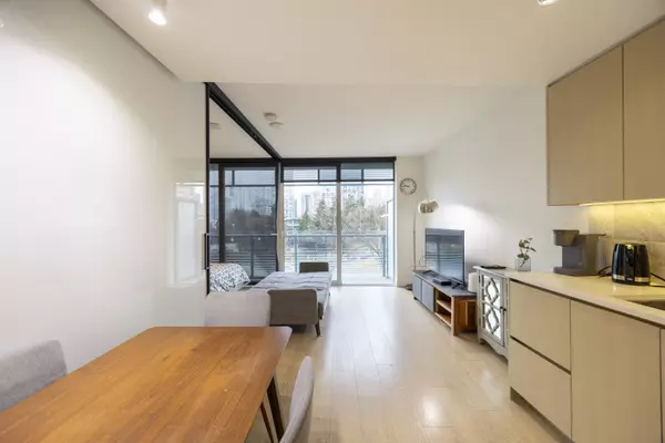 89 Nelson AVE #403 Vancouver, BC V6Z 0E7