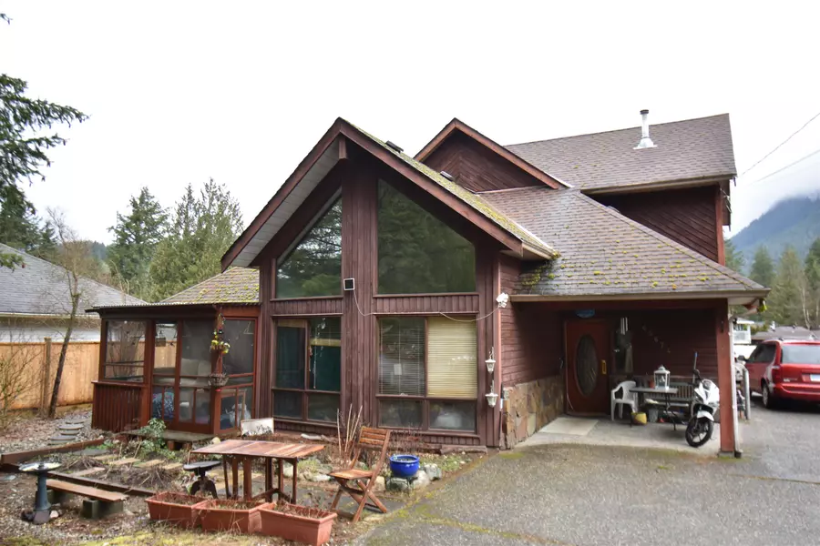 65674 Gardner DR, Hope, BC V0X 1L1