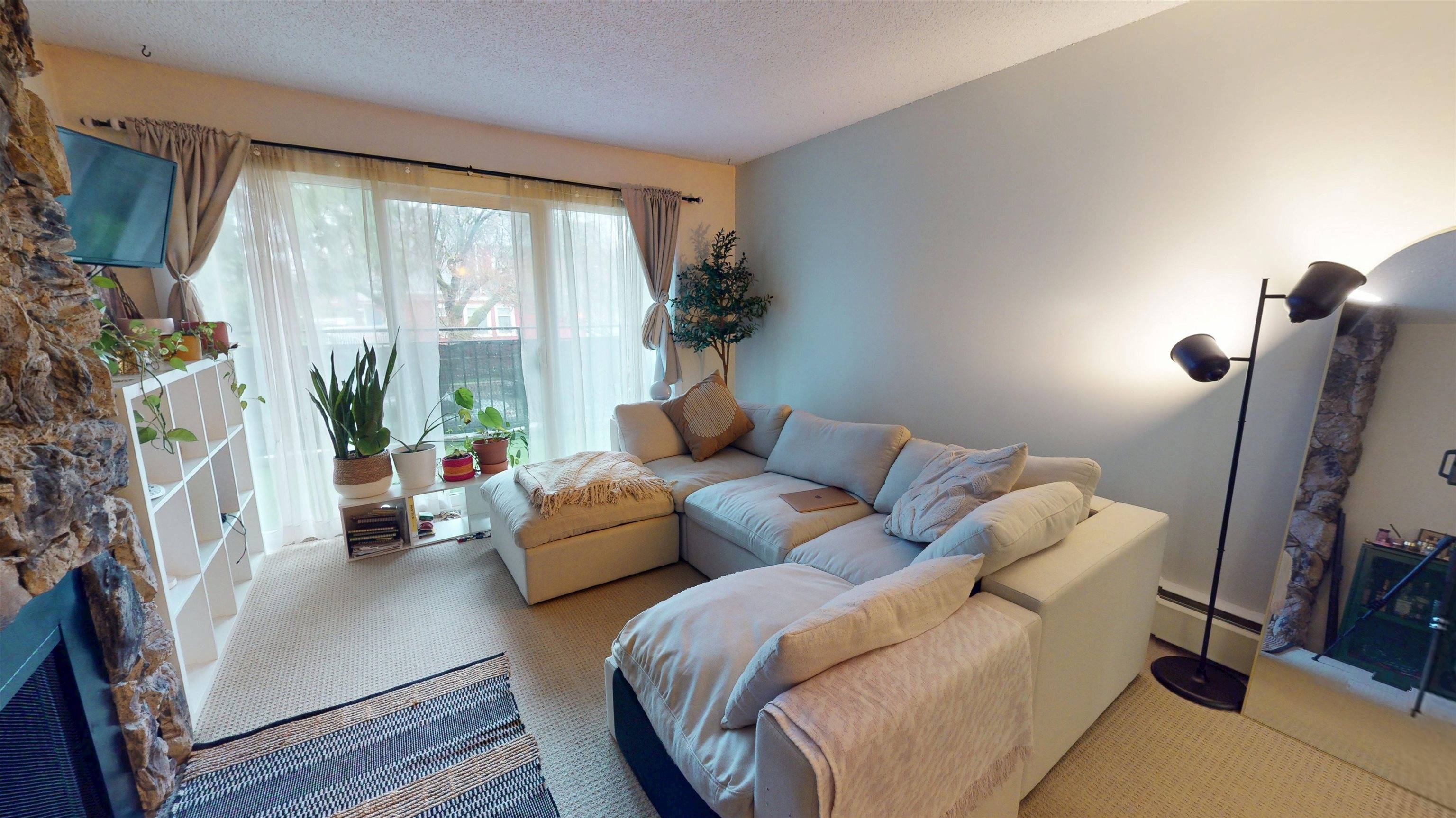 Vancouver, BC V5L 2S8,1484 Charles ST #204