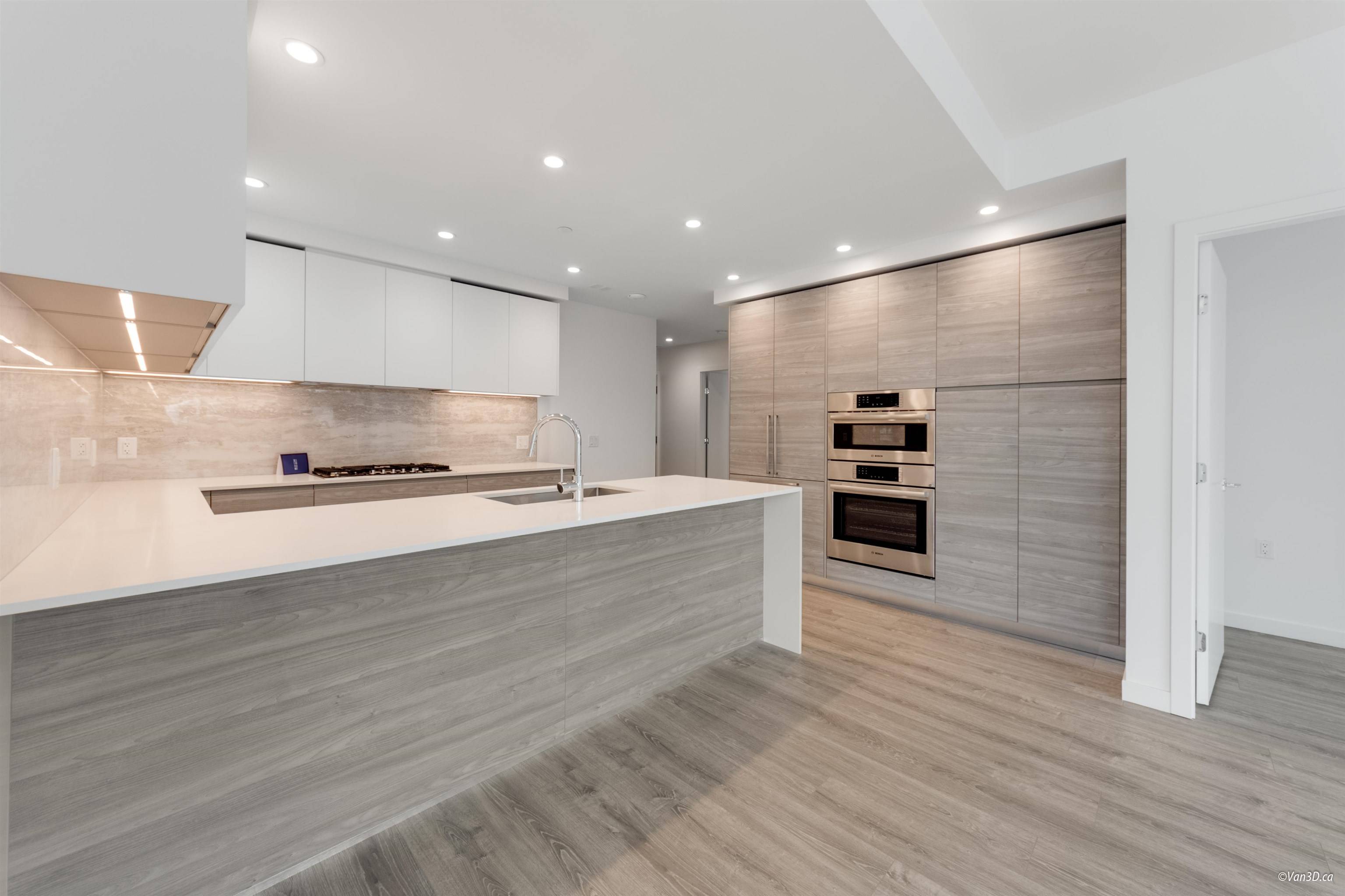660 Quayside DR #703 New Westminster, BC V3M 0P1